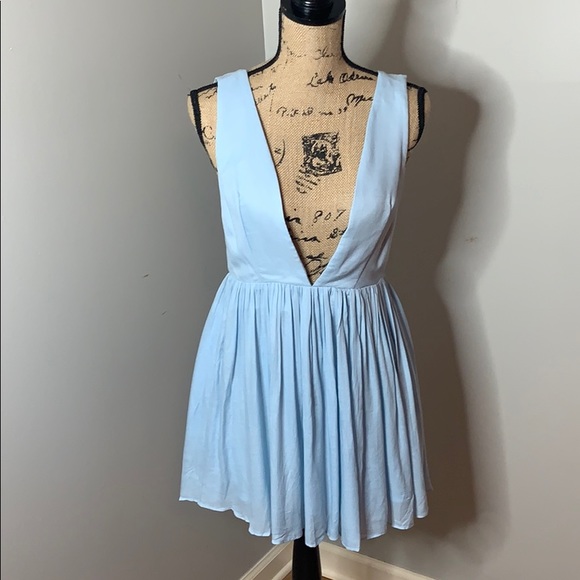 Tobi Dresses & Skirts - NWT Tobi plunging V-neck pleated dress, Medium